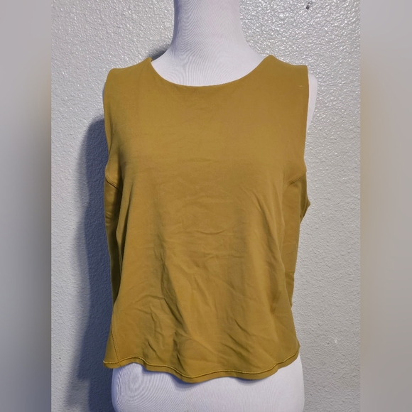 Lululemon Nulu Twist-Back Yoga Tank Top *Light Support, C/D Cups - Picture 4 of 7